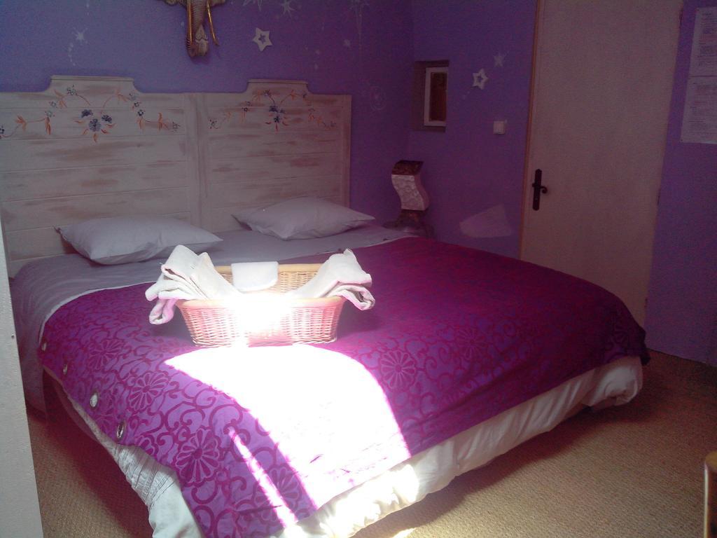 Le Clos De La Source Bed and Breakfast Le Bousquet-d'Orb Rum bild
