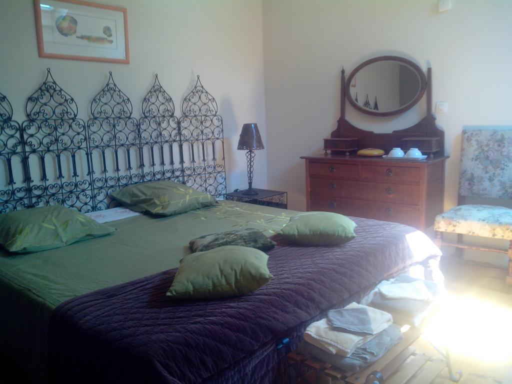 Le Clos De La Source Bed and Breakfast Le Bousquet-d'Orb Exteriör bild