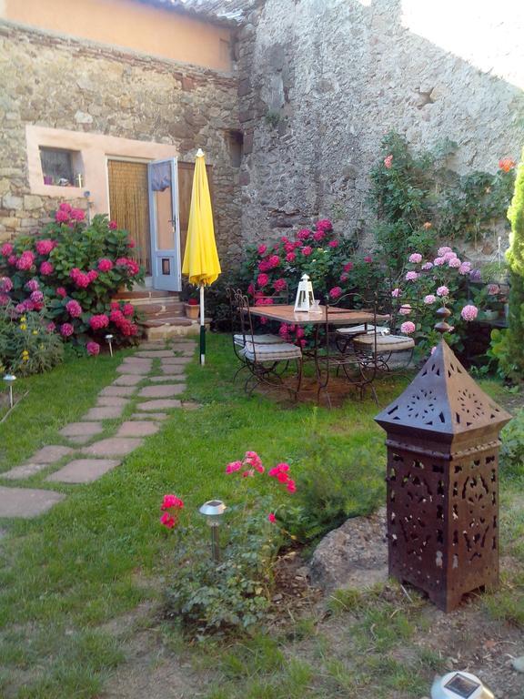 Le Clos De La Source Bed and Breakfast Le Bousquet-d'Orb Exteriör bild